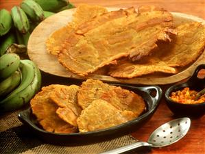 Tostadas de plátanos (fried green plantains, Colombia)