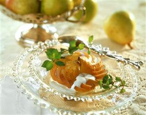 Pear rosette with yoghurt sauce