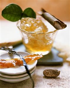 Orange marmalade with nutmeg, vanilla and cinnamon