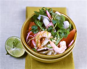 Rocket and fennel salad with shrimps