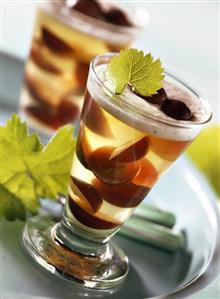 Wine jelly with grapes and yoghurt whip