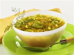 Saffron soup with rice and leeks