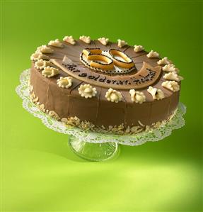 Chocolate cake with 'For your Golden Wedding' (in German)