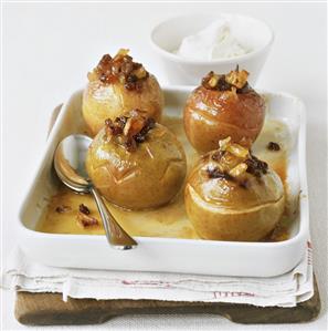 Baked apples stuffed with raisins