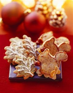 Chocolate biscuits with thyme & squirrel-shaped speculatius