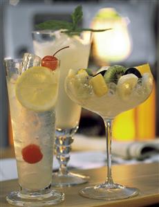 Drinks: Tom Collins, Sake shake, Cobbler a la Saison (1)