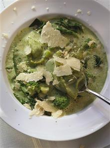 Green noodle soup with spinach, broccoli, beans & parmesan (1)