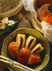 Steamed apples stuffed with dates