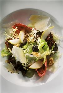 Autumn salad with grapes, pears, walnuts & parmesan