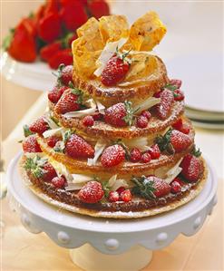 Praline gateau with strawberries & white chocolate mousse (1)