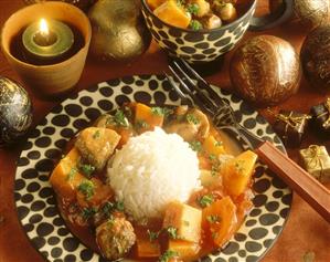 Beef with papayas and rice for Christmas in Nigeria