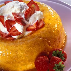 Savarin with strawberries and cream