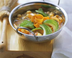 Asian vegetable soup with cucumber and carrots (1)