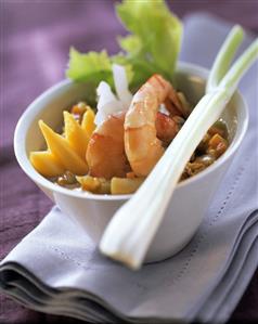 Seafood curry with shrimps and mangoes (1)