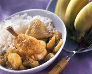 Chicken curry with banana and rice (1)