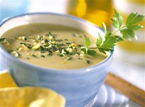 Cream of potato soup with gremolata and parsley (2)