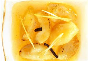 Apple compote with vanilla pods and lemon zest (2)