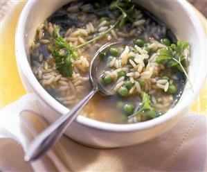 Rice soup with peas and fresh parsley (2)