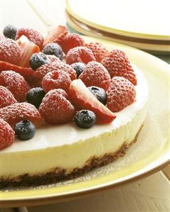 Vanilla cheesecake with red berries