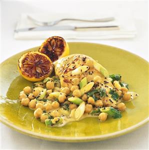 Chicken breast with chick-pea and lemon sauce