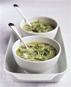 Summer minestrone with green beans and asparagus