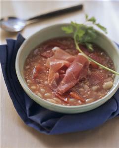 Pepper and bean soup with Parma ham (1)