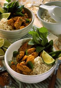 Chicken breast with limes, rice and lemon balm