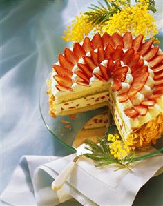 Strawberry & marzipan gateau on glass plate ( a piece cut, 1)