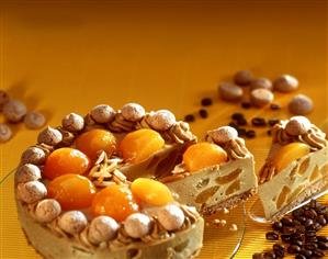 Amarettini gateau with apricots and espresso