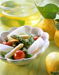 Vegetable fondue with asparagus & kohlrabi in lemon stock