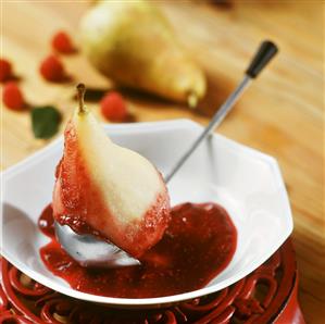 Poached pear with raspberry sauce (2)