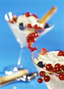 Mascarpone mousse with fresh berries