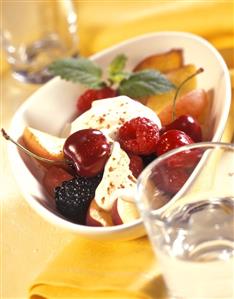 Fruit salad with yoghurt and cinnamon