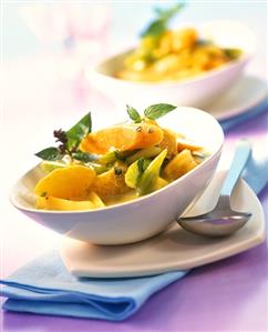 Vegetable curry with clementines and fresh mint