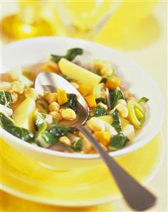 Arab chick-pea stew with chard and lemon. Receta disponible.