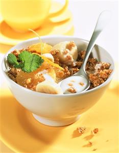 Muesli with kefir, oranges and bananas