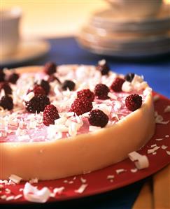 Blackberry yoghurt cake with grated white chocolate