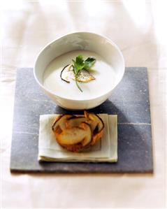 Creamy potato soup with ceps (2)