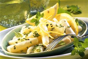 Scorzonera in lemon sauce with lemon balm