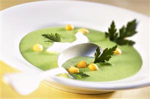 Parsley soup with Backerbsen (soup garnish)