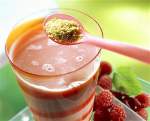 Guava and raspberry drink with wheat bran