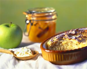 Quark apple pudding with apricot compote