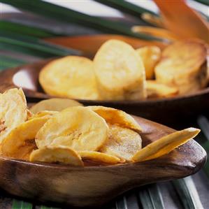 Deep-fried and fried plantains (cooking bananas) (from Cuba)