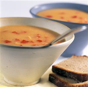 Hungarian pepper soup with bread