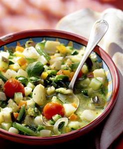 Minestrone with summer vegetables and pesto