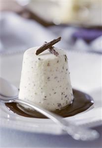 Chocolate and hazelnut parfait in chocolate sauce (1)