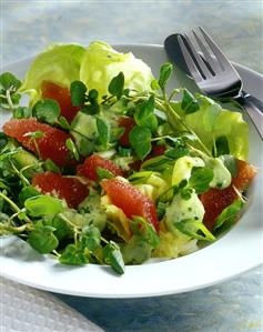 Californian salad with spring onions and grapefruit