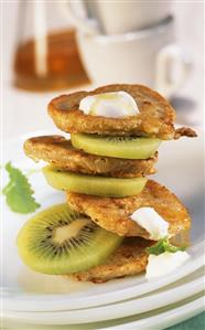 Buckwheat pancakes with kiwi fruit and yoghurt