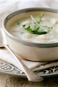 Cauliflower soup with rocket