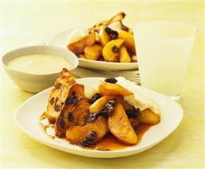 Apples with raisins and cinnamon toast; custard